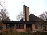 Katholische Kirche St. Franziskus in Wersen Außenansicht der katholischen Kirche St. Franziskus in Wersen mit Turm und Vorplatz